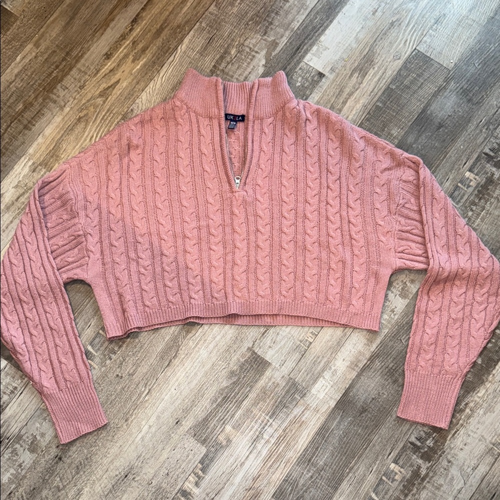 NWOT medium UK2LA Cable Knit cropped Pink Sweater